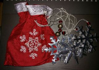 Crate & Barrel Aluminum Snowflake Ornaments W Beaded Bag Thick Cut Out Set Of 4