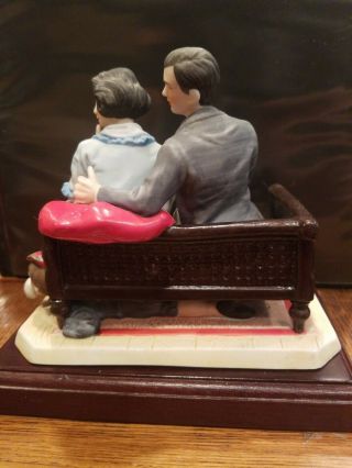 Norman Rockwell The Courtin’ Couple Sneezing Spy Figurine 907/2500 3