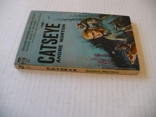 ACE F - 167 - CATSEYE BY ANDRE NORTON - SF PB IN SHAPE - 1961 2