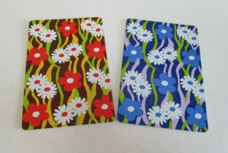 Vintage Retro Daisy Flowers Swap Cards - Pair With Red And Blue Features - 1970s