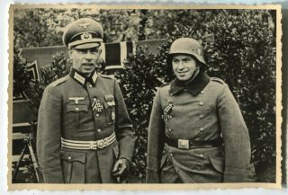 German Wwii Archive Photo: Wehrmacht Officer & Soldier With Iron Crosses