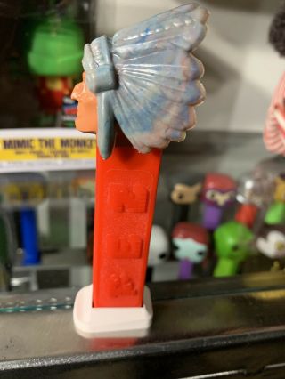 Pez vintage no feet Indian with marbled head dress 3