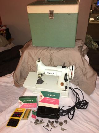 Vintage Singer 221k White Featherweight Sewing Machine W/case