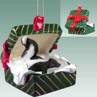 Skunk Christmas Green Gift Box Ornament Hand Painted Resin Figurine Animal