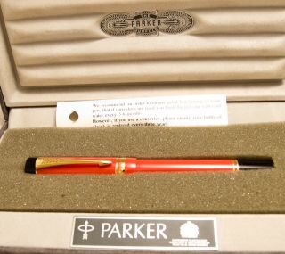 Parker Duofold Centennial Red Fountain Pen Solid Gold 18k Medium Nib Boxed