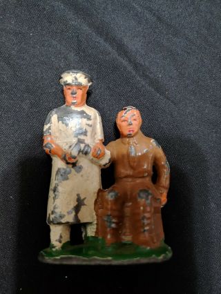 Barclay Manoil B146,  Surgeon And Soldier Lead Toy Figure