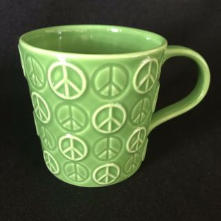 Sterling Publishing 2009 Green Hippie 3 - D Peace Signs Love 16 Oz Coffee Mug Cup