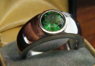 Vintage 14k Gold Modern Round 1.  50 Ct.  Carat Colombian Emerald Solitaire Ring