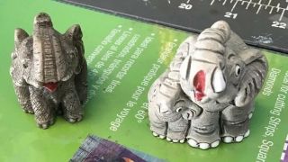 Mini Gray Sitting Elephant And Mom With Baby Figurines (2)