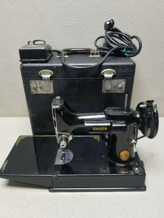Vintage Singer Featherweight Model 221 Sewing Machine With Case 3407