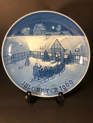 B&g Copenhagen Porcelain Plate/ " Arrival Pf Christmas Guests " /1969/ Iob