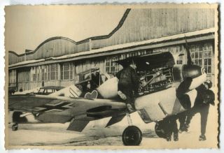 German Wwii Archive Photo: Luftwaffe Messerschmitt Bf 109 Aircraft Service