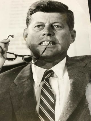Orig Press Photo President John F Kennedy Jfk Chomping On Eyeglasses