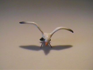 VINTAGE HAGEN RENAKER MINIATURE FLYING SEAGULL WITH WIRE LEGS 2