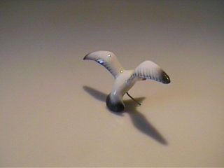 VINTAGE HAGEN RENAKER MINIATURE FLYING SEAGULL WITH WIRE LEGS 3