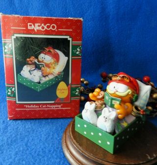 Enesco Christmas Ornament 1992 - 1993 Garfield Holiday Cat - Napping