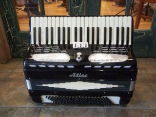 Vintage Atlas Italian Full Sized Piano Accordion In Black
