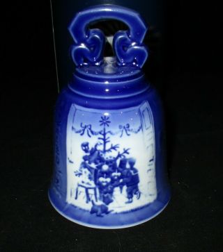 2000 Annual Christmas Bell Porcelain Royal Copenhagen,  Bing And Grondahl