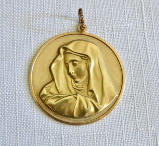 Large Vintage 18k Solid Gold Virgin Mary Medal Pendant 8.  4g.  1 - 3/8 "