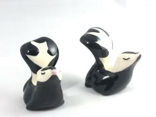 Hagen - Renaker Skunk Baby 84 Miniature Figurines Set Of 2 Retired