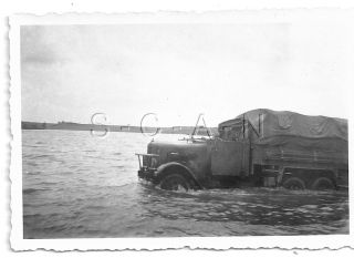 WWII German Army Photo - Soldier - Fords Deep River Crossing - Truck - KFZ 2