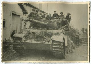 German Wwii Archive Photo: Wehrmacht Soldiers On Panzer V Panther Tank Armor