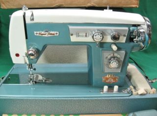 Vintage Spiegel 133 Vogue De Luxe Zig - Zag Sewing Machine; Near 3
