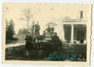 German WW2 Photo,  Panzer III Commander ' s Tank and Crew,  7th Panzer Division 2