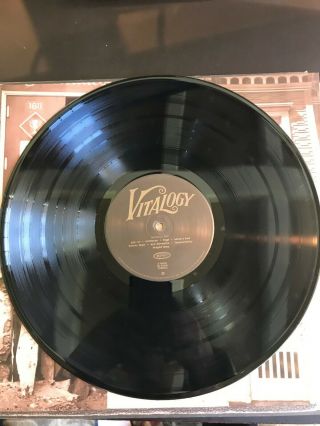 Pearl Jam - Vitalogy (E 66900) NM Vinyl Record LP - With Insert Booklet - 1994 2