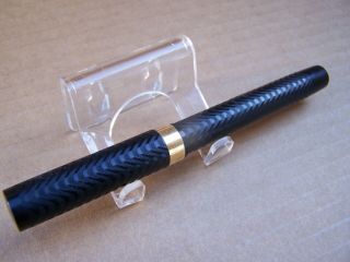 Pencraft Canada Large Black fountain pen with 3 14k nib 3