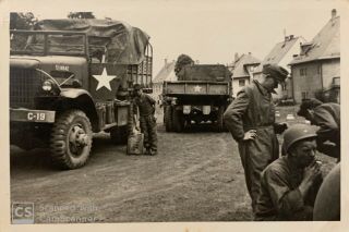(2 1/2 X 3 1/2) Ww2 Photo German Pw Filling Up C - 19 Truck