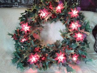 Vintage Christmas Plastic Lighted Wreath Holly Berries Poinsettia