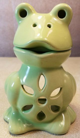 Light Green Frog Pottery Candle Holder Aroma Melt Art Deco Figure Cutouts
