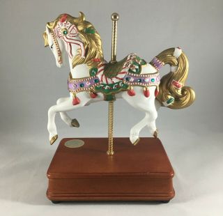 Musical Vintage Style Carousel Horse On Wooden Base Tune 2