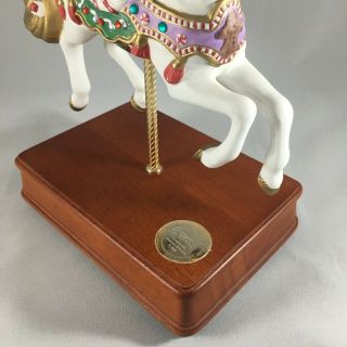 Musical Vintage Style Carousel Horse On Wooden Base Tune 3