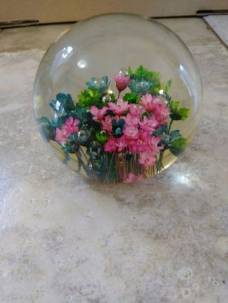 Vintage Lucite Daisyglas Hand Crafted Paperweight With Dried Flowers