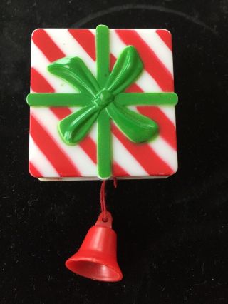 Vintage Santa Christmas Present Box Pin Brooch Pull Down Waving Santa