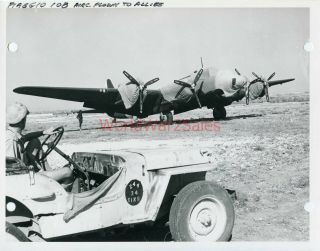 V741 Wwii Imperial War Museum Photo Jeep Captured Italian Piaggio 108 Bomber
