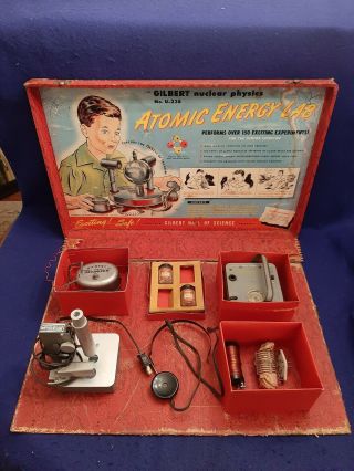 Vintage Gilbert Atomic Energy Nuclear Radiation Robot Space Toy Lab Chemistry