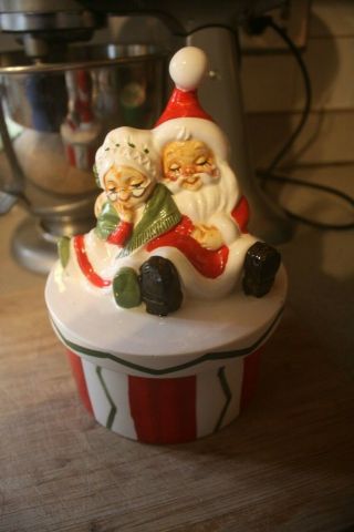 Vintage Lefton China Santa And Mrs Claus Covered Candy Dish With Tag