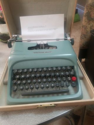 Vintage Underwood Olivetti Studio 44 Portable Typewriter W/original Case