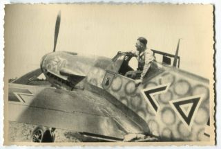 German Wwii Archive Photo: Luftwaffe Pilot Stepping Out Of Messerschmitt Bf 109