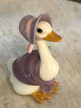 Hagen Renaker Mother Goose Lavendar Bonnet & Shawl Figurine Miniature Purple 3