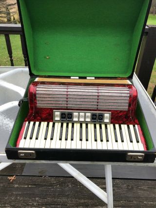Vintage Hohner Tango Lll M Burgundy Accordion With Carrying Case 41 Key
