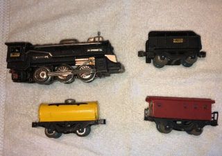 Vintage Battery Operated Tin Train D.  156 Engine And 3 Cars With Tracks