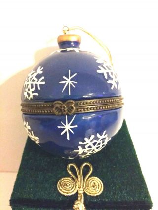 Enamel Trinket Box Christmas Ornament Snowflakes White Blue Gold Gift Cloisonne