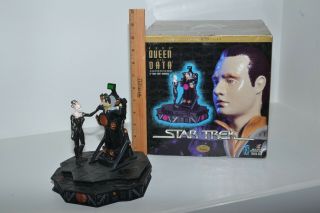 Playmates Star Trek 1997 Borg Queen And Data Cold Cast 6  Diorama Figure Scene