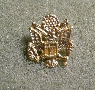 Great Seal Of The United States Lapel Pin Gold Toned Eagle Design