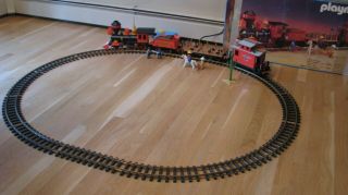 Vintage Playmobil Steaming Mary G Scale Train Set 4034 With 3 Extra Cars.