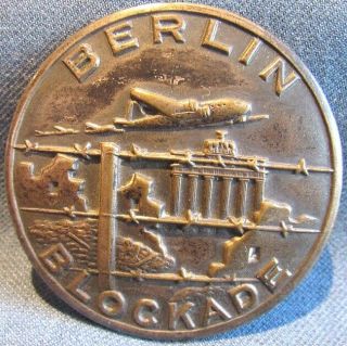 Pocket Mirror Souvenir Of The " Berlin Blockade " (berlin Airlift)